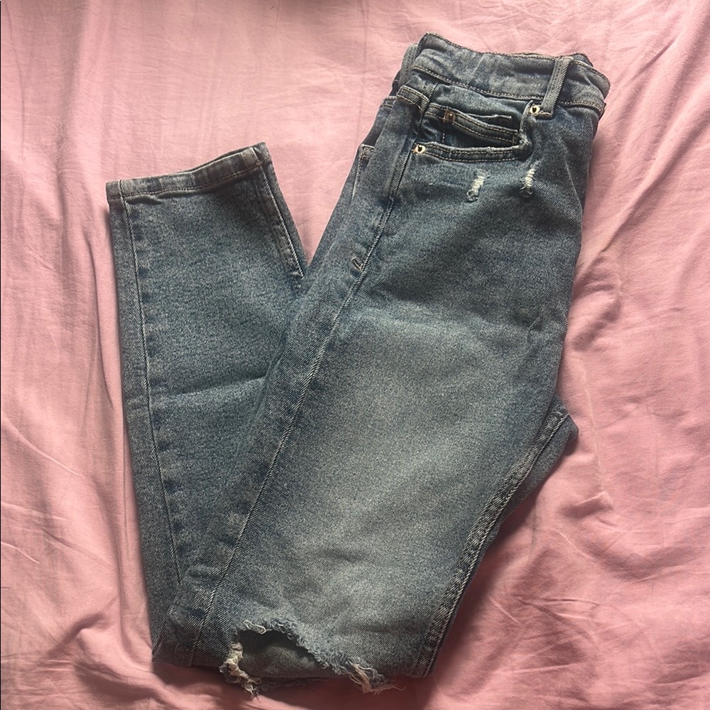 Stradivarius Slim Mom Jean — US 4